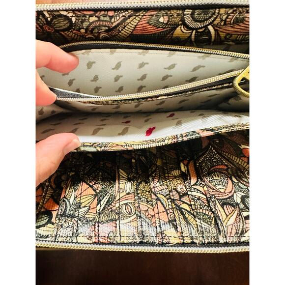 SAKROOTS Multicolored Artist Design Florals Gold Embossed Traingles Wallet - Picture 10 of 10